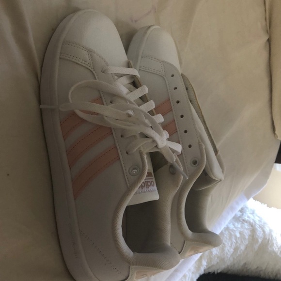 Adidas - Picture 1 of 2